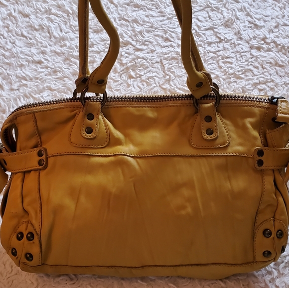 Bica cheia leather mustard color purse - Picture 4 of 4